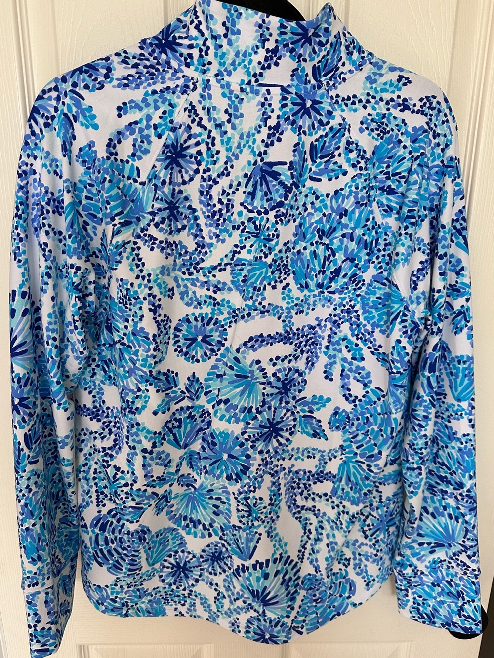Lilly Pulitzer UPF 50+ Skipper Popover Shell Me You Love Me in Turquoise Oasis M - Picture 2 of 3